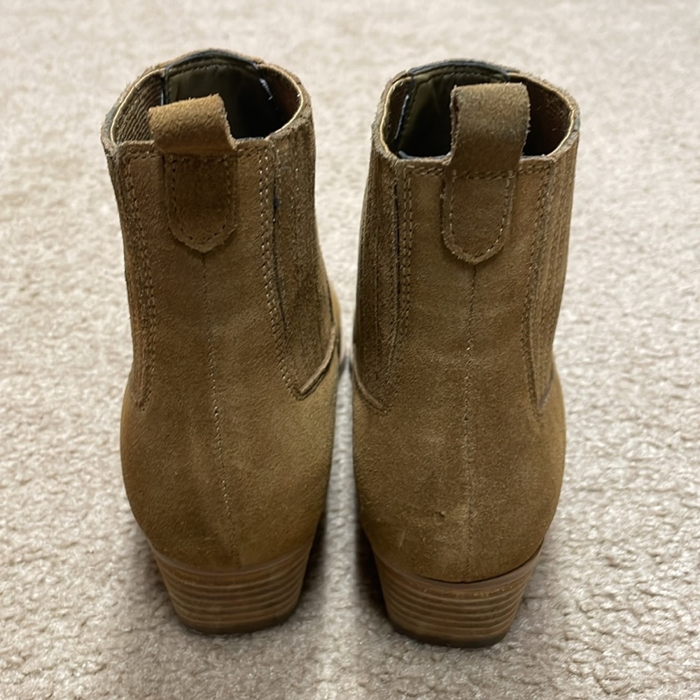 Marc Fisher LTD women Chelsea booties. Size 6.5 - Picture 2 of 5
